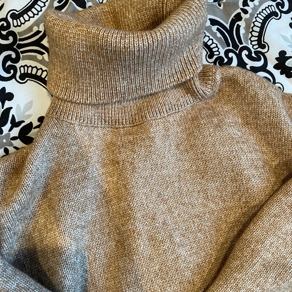 SOLD H&M wool blend camel jumper - Picture 9 of 10